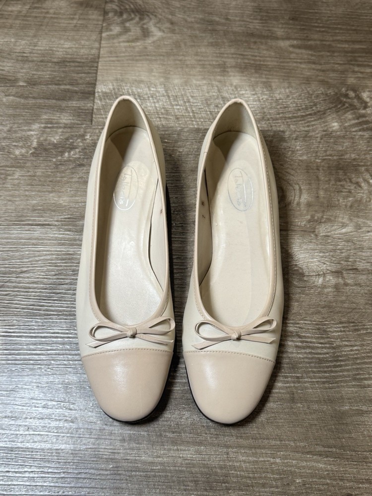 VINTAGE TALBOTS MADE IN SPAIN ALL LEATHER WOMENS CREAM/BEIGE BALLET FLATS 7N