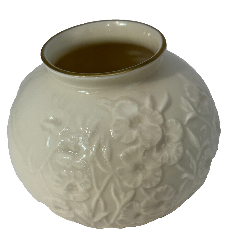 Lenox Vase Ivory Daisies White on White Gold Rim Wedding Anniversary Birthday