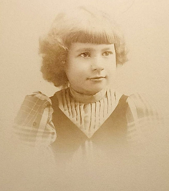 Antique Vintage Photo Cabinet Portrait Cute Little Girl Hair Indianapolis USA