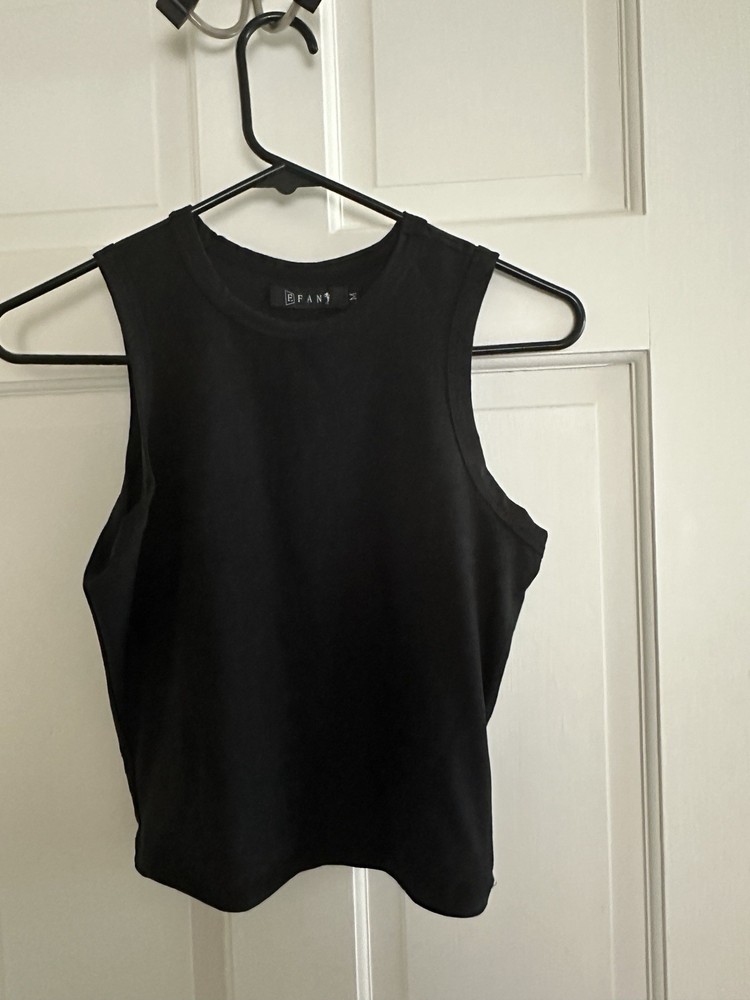 EFAN Women's Solid Black Crew Neck Sleeveless Pullover Tank Top Size M