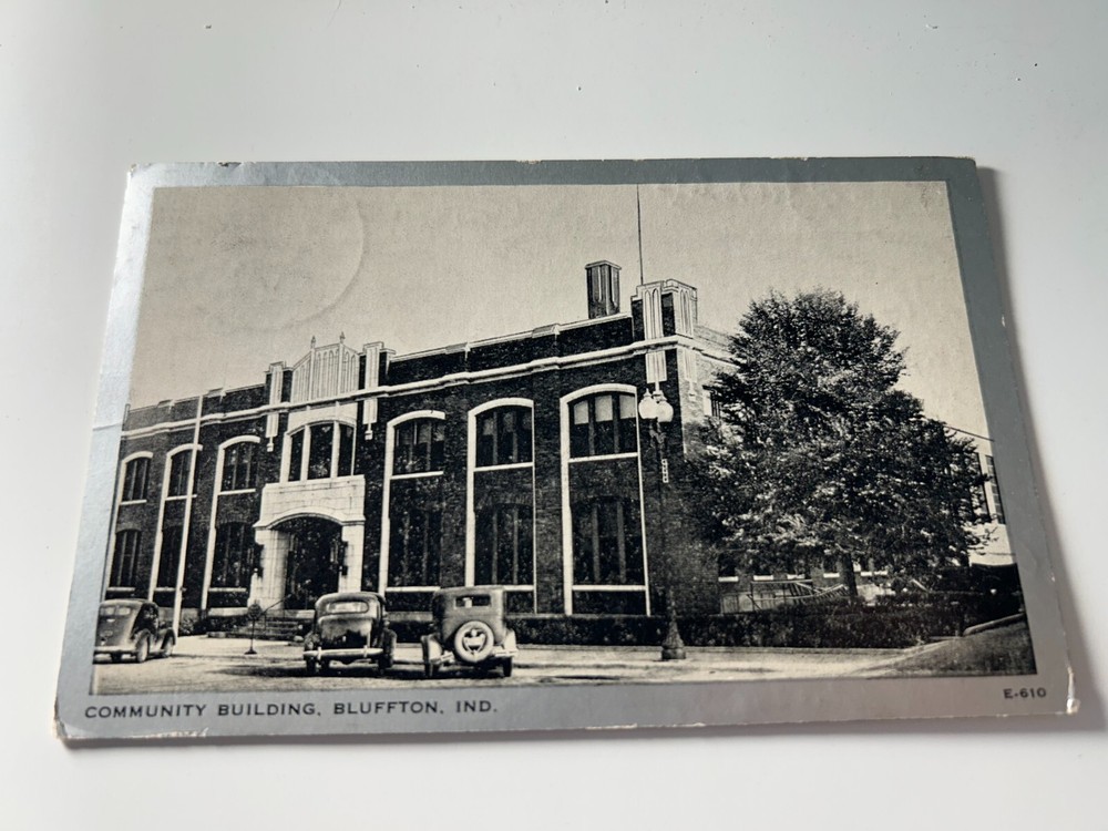 Community Building Bluffton Indiana Postcard