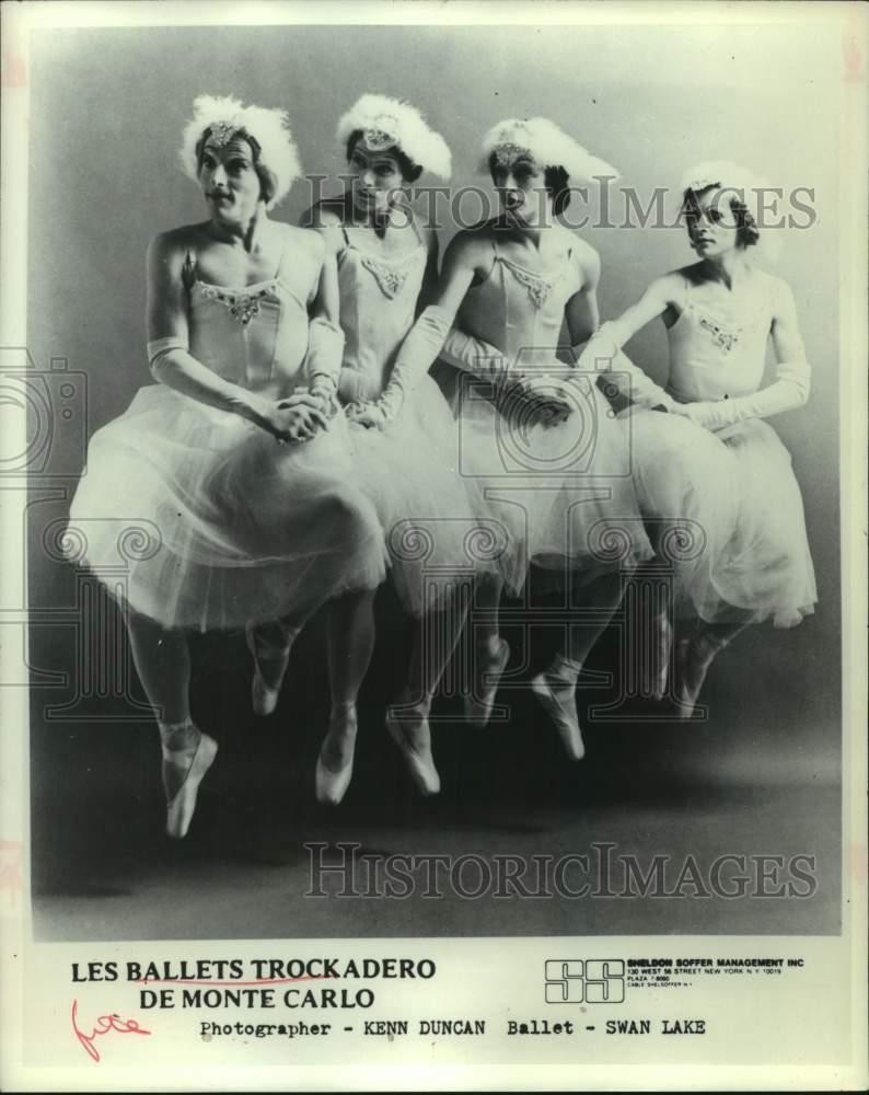 1982 Press Photo Les Ballets Trockadero de Monte Carlo dancers in 