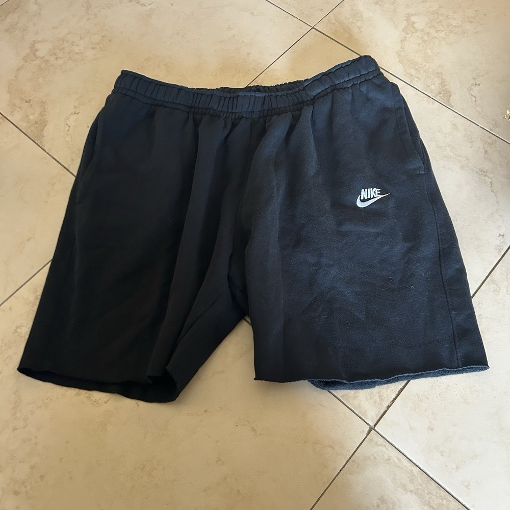 Nike Swoosh Mens Size XL Standard Fit Athletic Casual Sweat Shorts Black