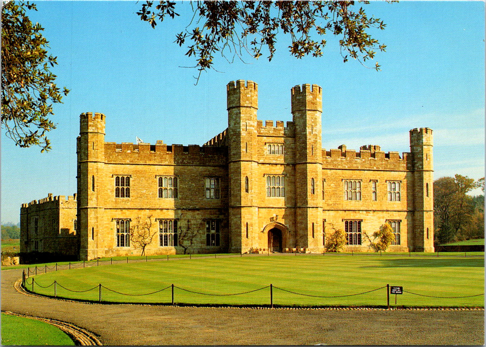 Vintage Postcard Leeds Castle Maidstone Kent UK