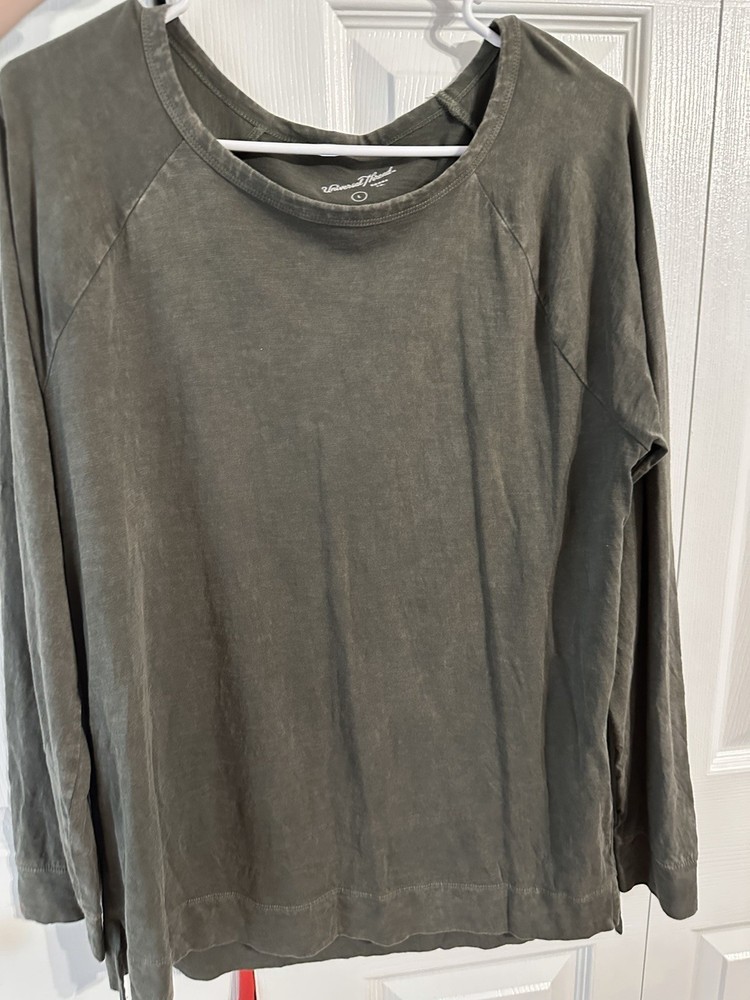 Universal Thread Olive Long Sleeve Crew Neck Women's T-Shirt L