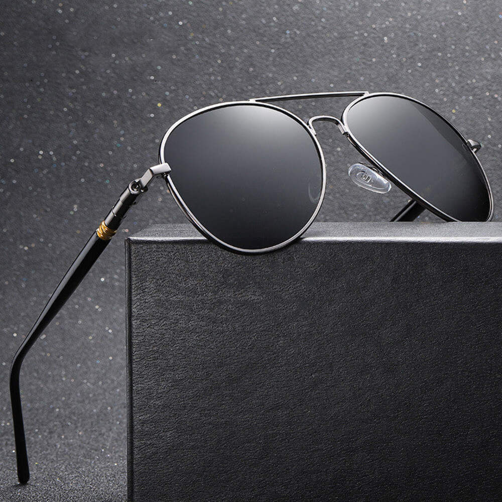 Polarized Sunglasses for Men and Women, UV400 Protection, Color Changing Metal F