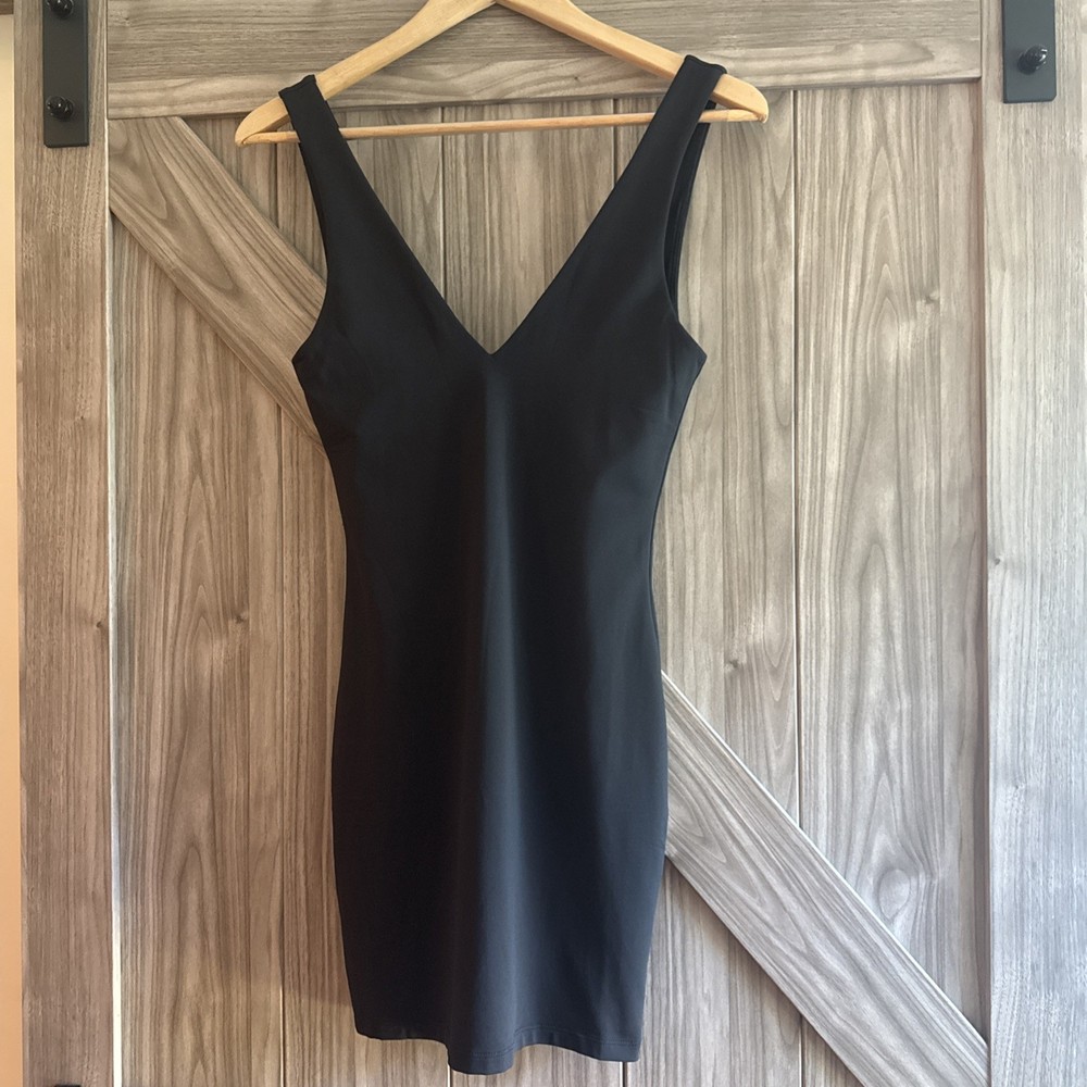 Babaton bodycon contouring black v neck ladies dress Small