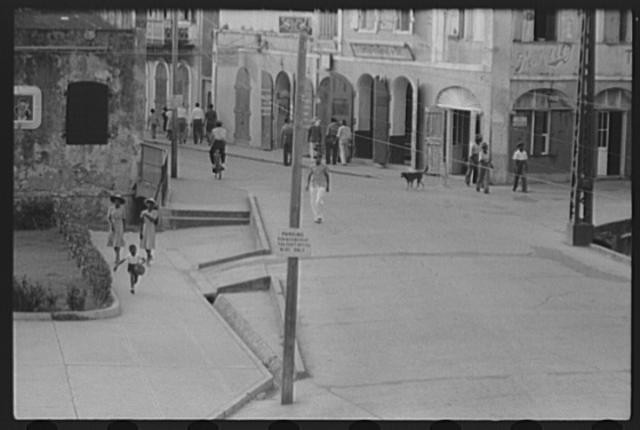 Photo:St. Thomas, Virgin Islands, On a main street in Charlotte Amalie