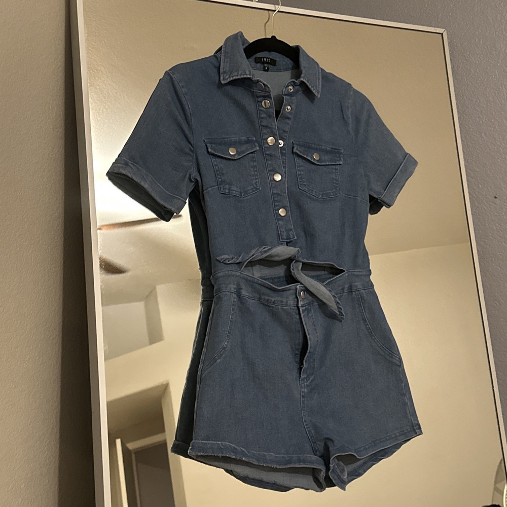 Iris Light Blue Short Sleeve Denim Bottom Romper Size: Small