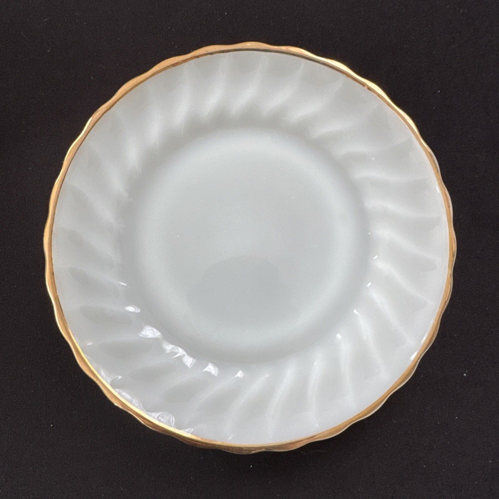 Vintage Anchor Hocking Fire King White Milk Glass Swirl 7
