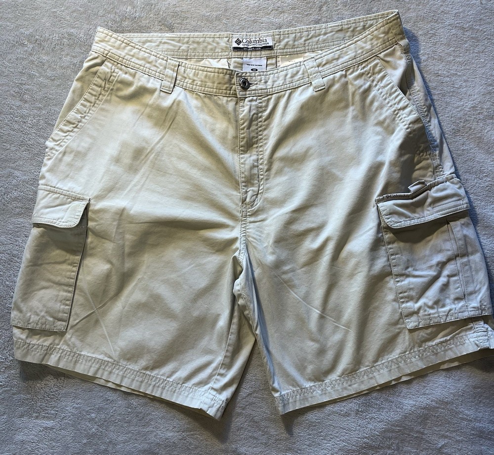 Columbia Sportwear Company Mens Khaki Cargo Shorts Size 38 Outdoor Hiking
