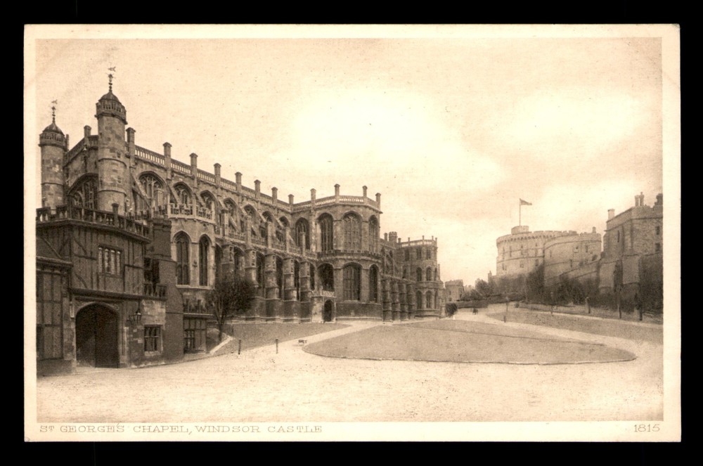 George Chapel Windsor Castle England UK Unp Postcard Divided