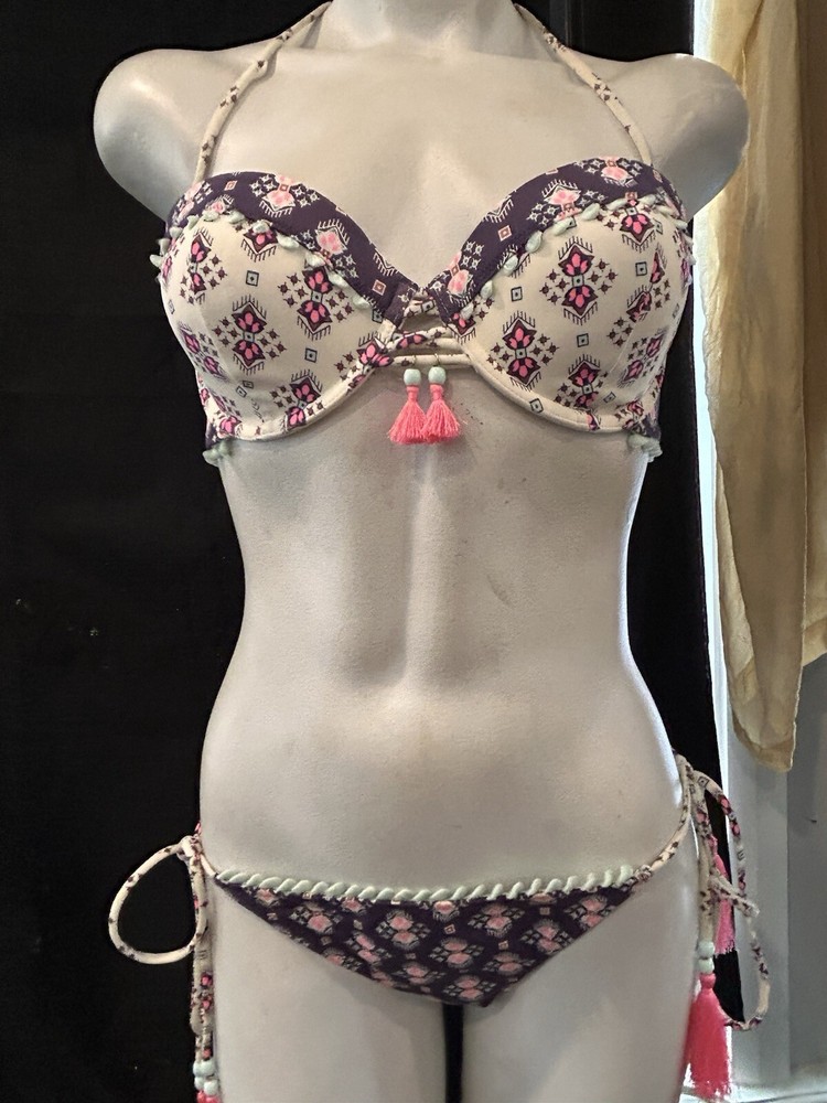 Rare Victoria’s Secret Set Top Bottoms 34c  Swim Bikini Medium Set