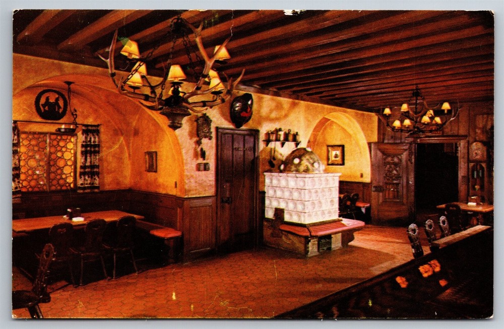 Brown Bottle Guest Hall Schlitz Beer Brewery Milwaukee Wis Postcard L1