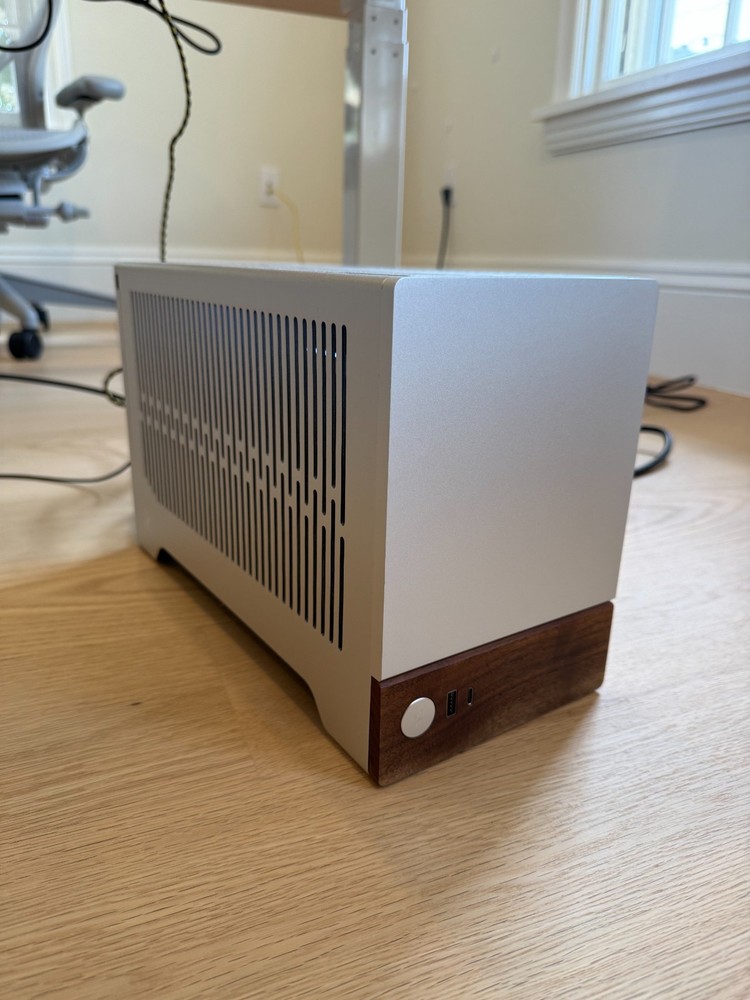 Fractal Terra SFF Gaming PC RTX 5070 Ti, AMD Ryzen 7 9800X3D, 32GB RAM, 2TB SSD