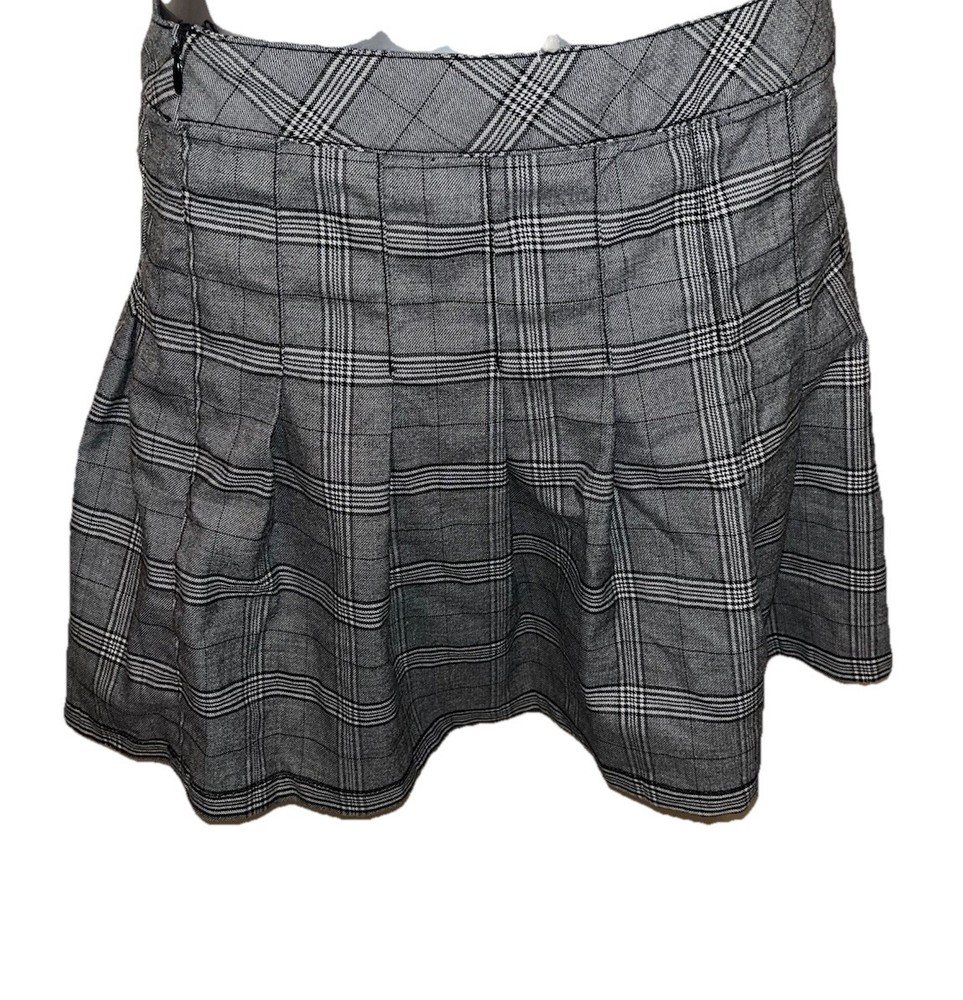 Grey Plaid Mini Skirt – Size M