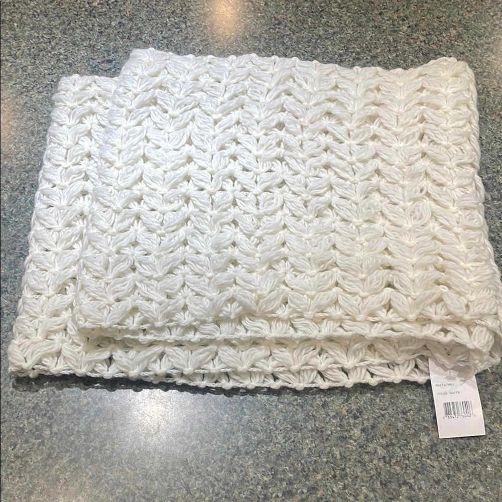 Polar White Chunky Knit Infinity Scarf New Soft Winter Fashion