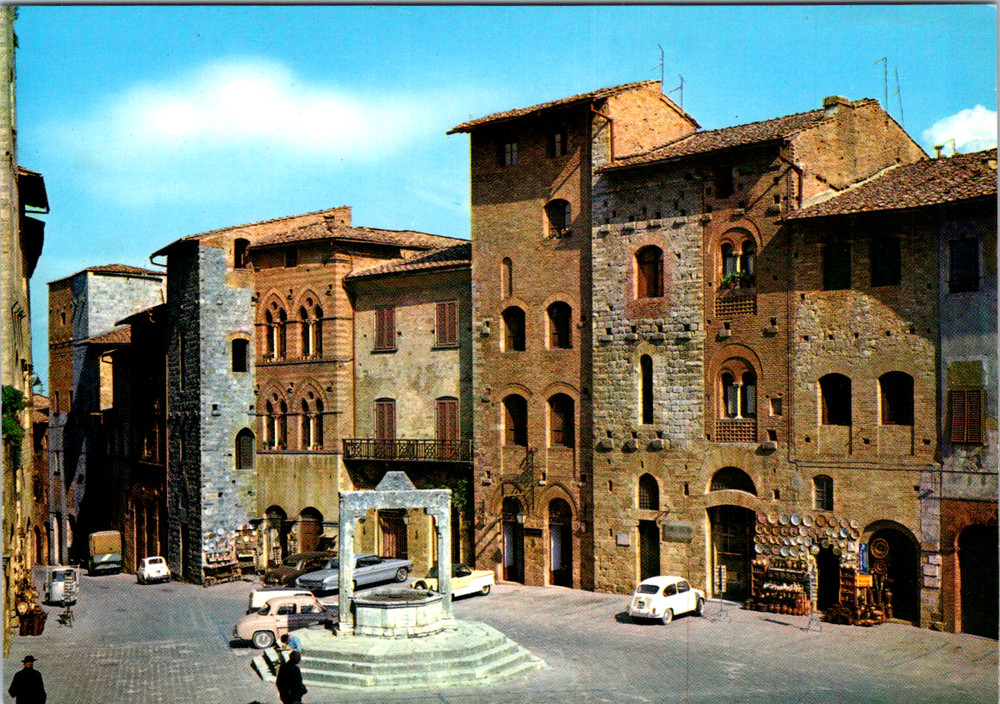 Vintage Postcard San Gimignano Piazza Della Cisterna Italy