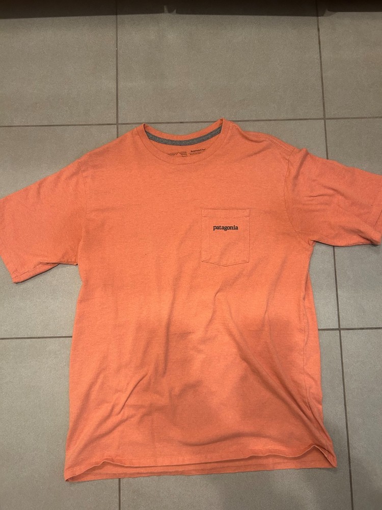 USED Patagonia Women's P-6 Logo Responsibili-Tee Quartz Coral SS TShirt MEDIUM