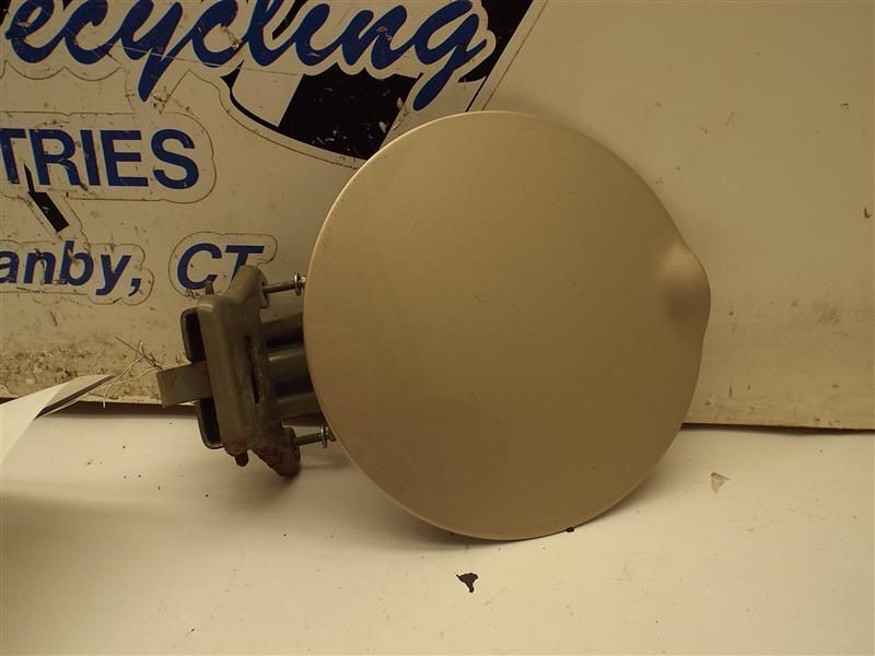 MOUNTNEER 2005 Fuel Filler Door 160422