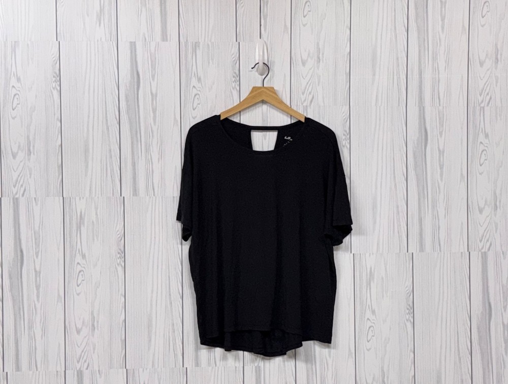 Half moon by Modern Movement top womens size extra large short sleeve black