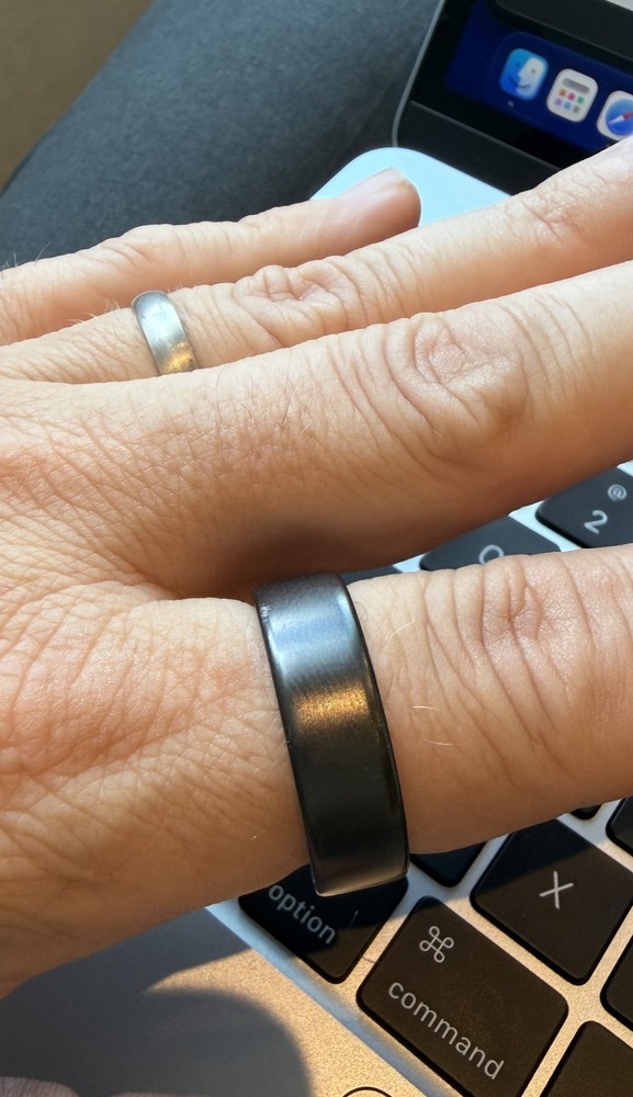 Oura Ring gen 4 size 12 - Stealth - good battery