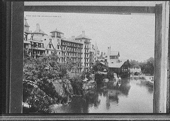 Photo:Near view, Lake Mohonk House i.e. Mohonk Mountain House, N.Y.