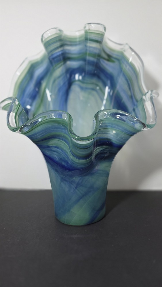 Vintage Murano Art Glass Handkerchief Ruffle Clam Shell Vase Blue Green Clear