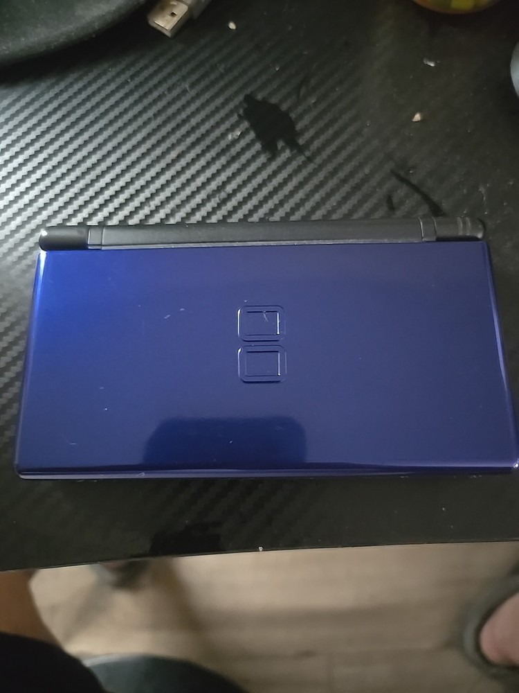 Nintendo DS Lite Handheld System - Cobalt/BlackWith a free game if your choice