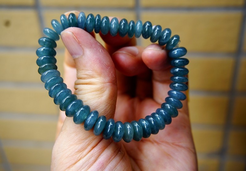 Certified Natural Grade A Jadeite Guatemalan Icy translucent Bead Bracelet 1146