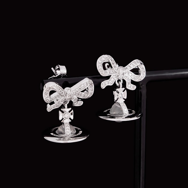 Vivienne Westwood Octavie Platinum White Earrings New in Box C54