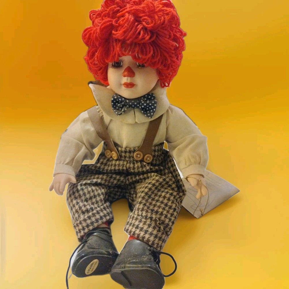 Raggedy Andy Porcelain Doll, SEYMOUR MANN, Connoisseur Collection Red Nose