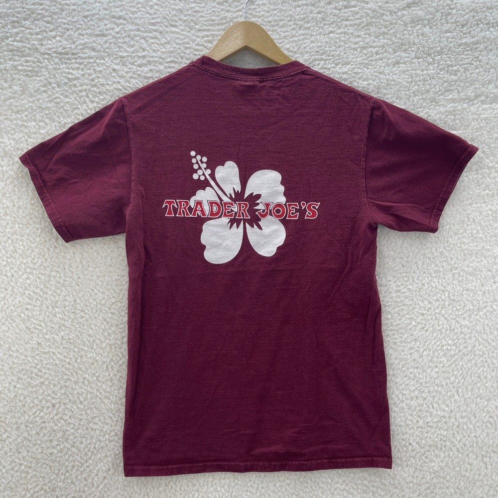 Trader Joes T-Shirt Mens Small Maroon Short Sleeve Grocery Store Employee Tee