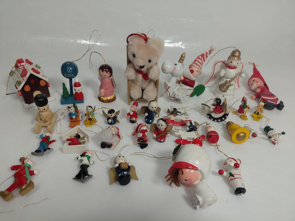 Lot Of 32 VINTAGE Wooden Hand Painted Christmas Tree Ornaments Miniatures