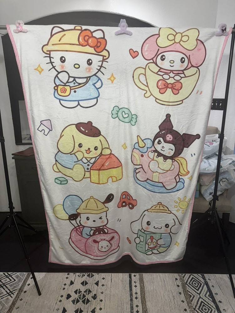 NEW Hello Kitty and Friends Plush Cloud Throw 60 x 70