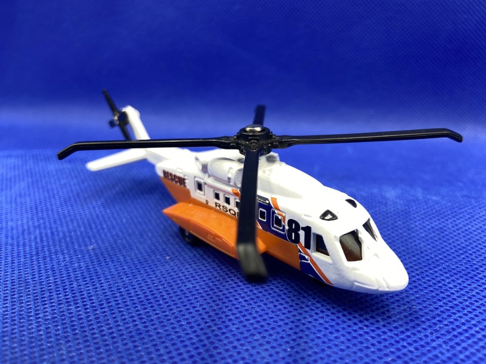 Matchbox Sikorsky S-92 Rescue Helicopter Diecast Model Orange & White 2009