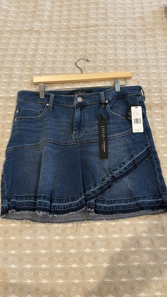 NWT Liverpool Denim Skirt Short 12/31 Dark Wash Western  Raw Hem stretchy