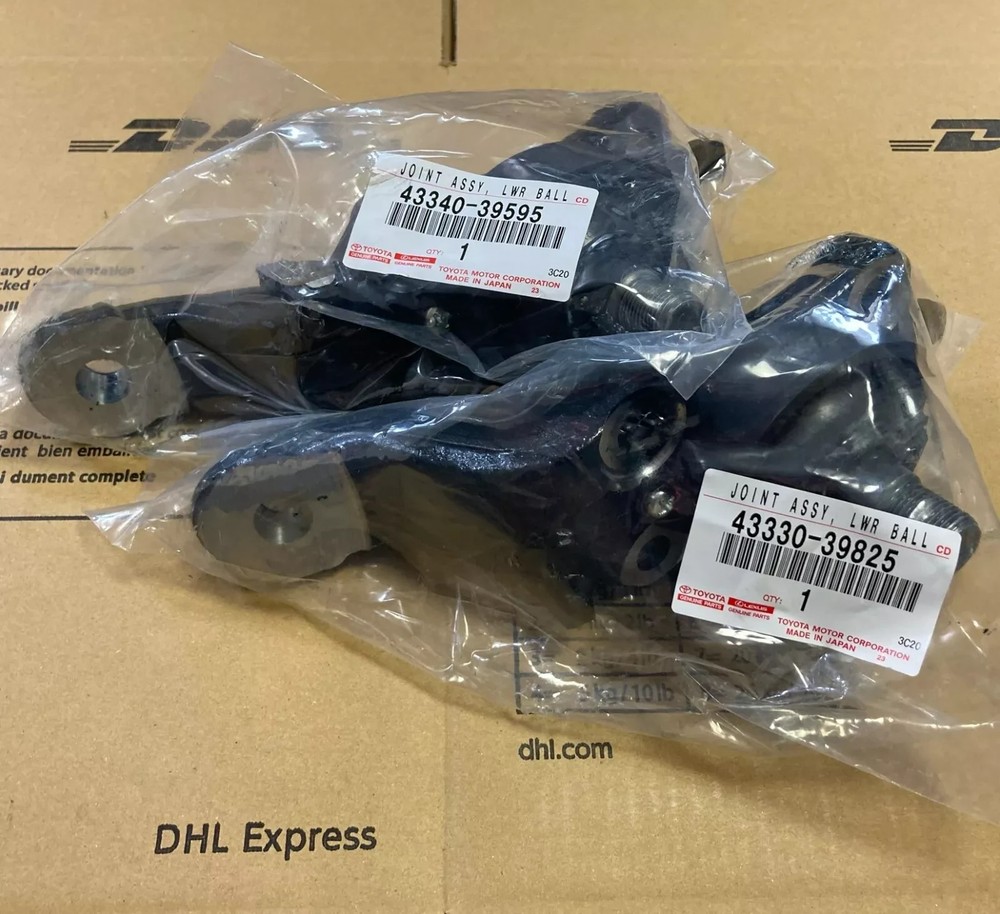 Toyota Genuine oem Tundra 04-06 Sequoia 04-07 Lower Ball Joint Right & Left Set