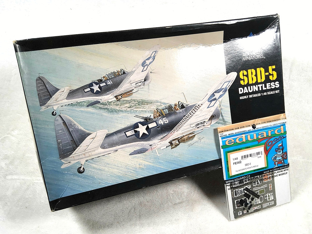 Accurate Miniatures 1/48 SBD-5 Dauntless Kit 3412 + Eduard PE Detail-up OPEN BOX-image