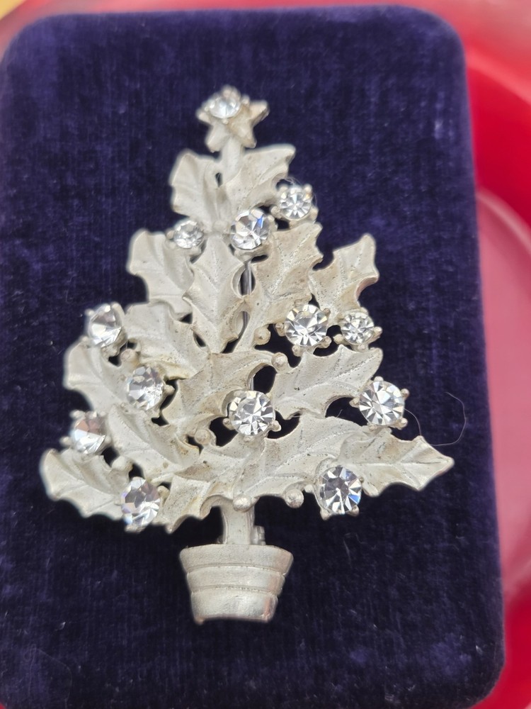 Vintage Eisenberg Ice Christmas Tree Brooch Pin Frosty Rhinestone Silver Tone