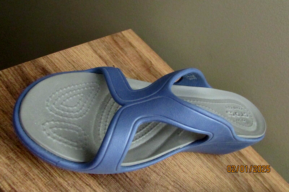 Crocs Sanrah Blue Gray Strappy slide wedge Comfort Sandals sz 8-NWOB