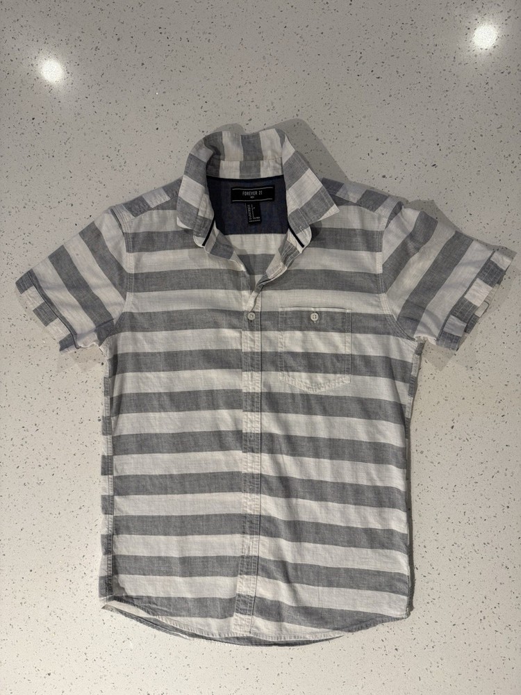 Forever 21 Men Shirt Small Gray Stripe 100%Cotton Short Sleeve Button Down Shirt