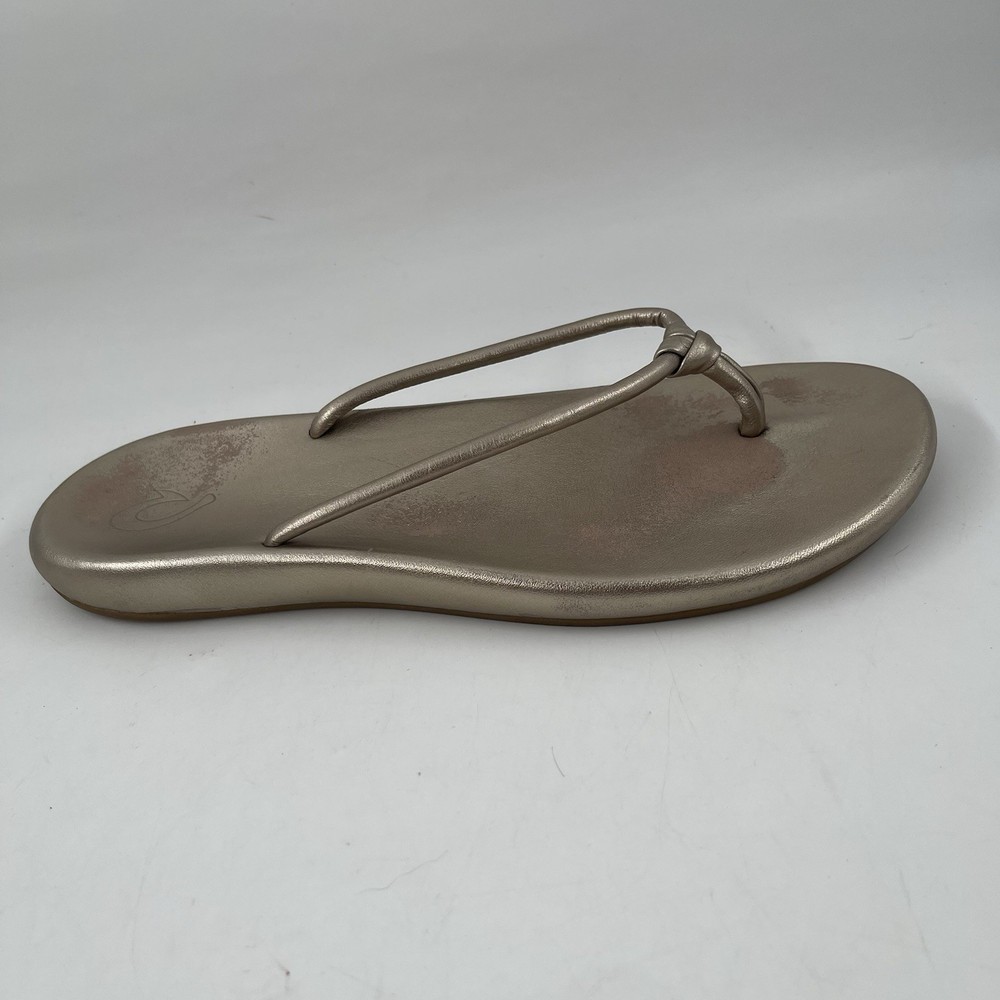 Olukai Womens Huwai Gold Leather Thong Sandals Size 8 Bubbly Flip Flops