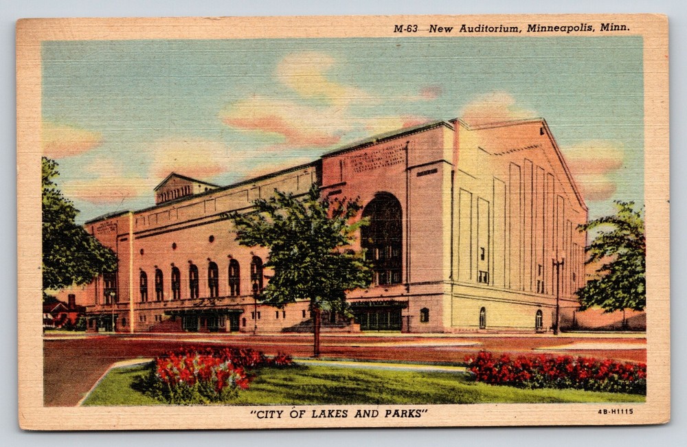 Minneapolis Minnesota~New Auditorium Bldg~St View~Flowers~Linen 1940s Postcard