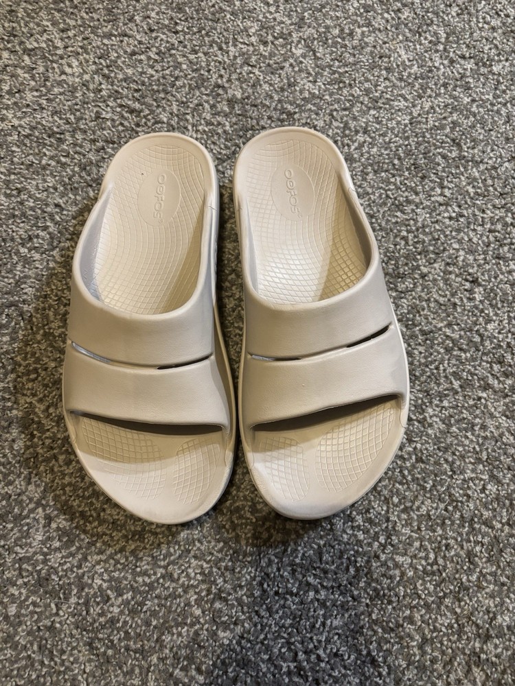 Oofos OOahh Slide Sandals Size 40 Women's 9 US Men's 7 - Cream/taupe Color