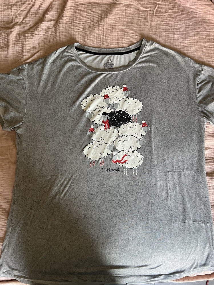 Secret Treasures Sheep Graphic Gray Short Sleeve T-Shirt Plus 2X