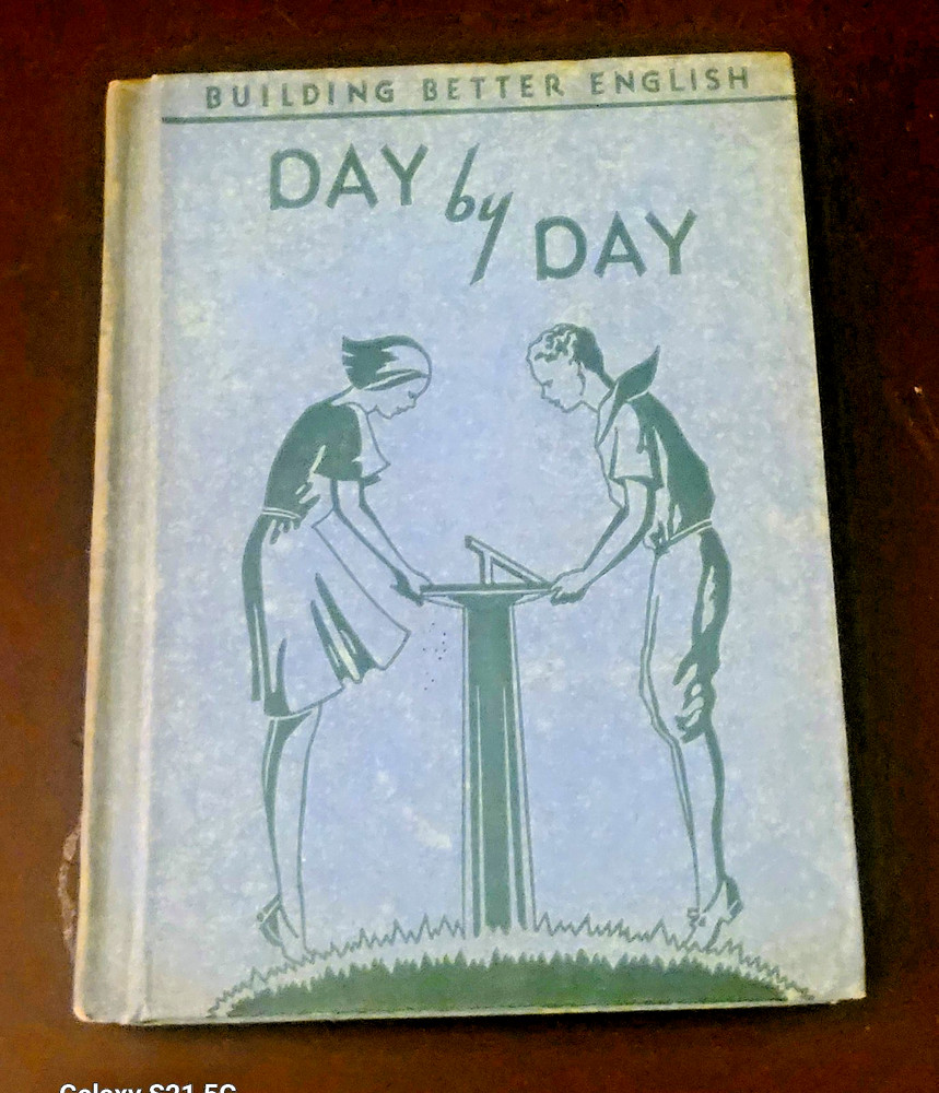 1941 Building a Better English Day by Day Grade 4 1st Ed NO WRITING WWII Vintage