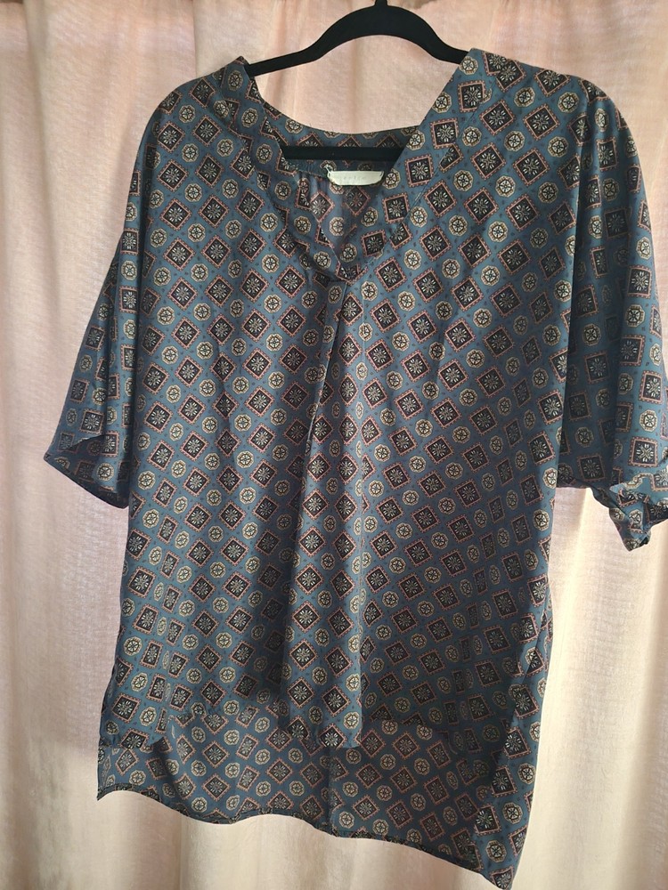 Short Sleeve Size Large