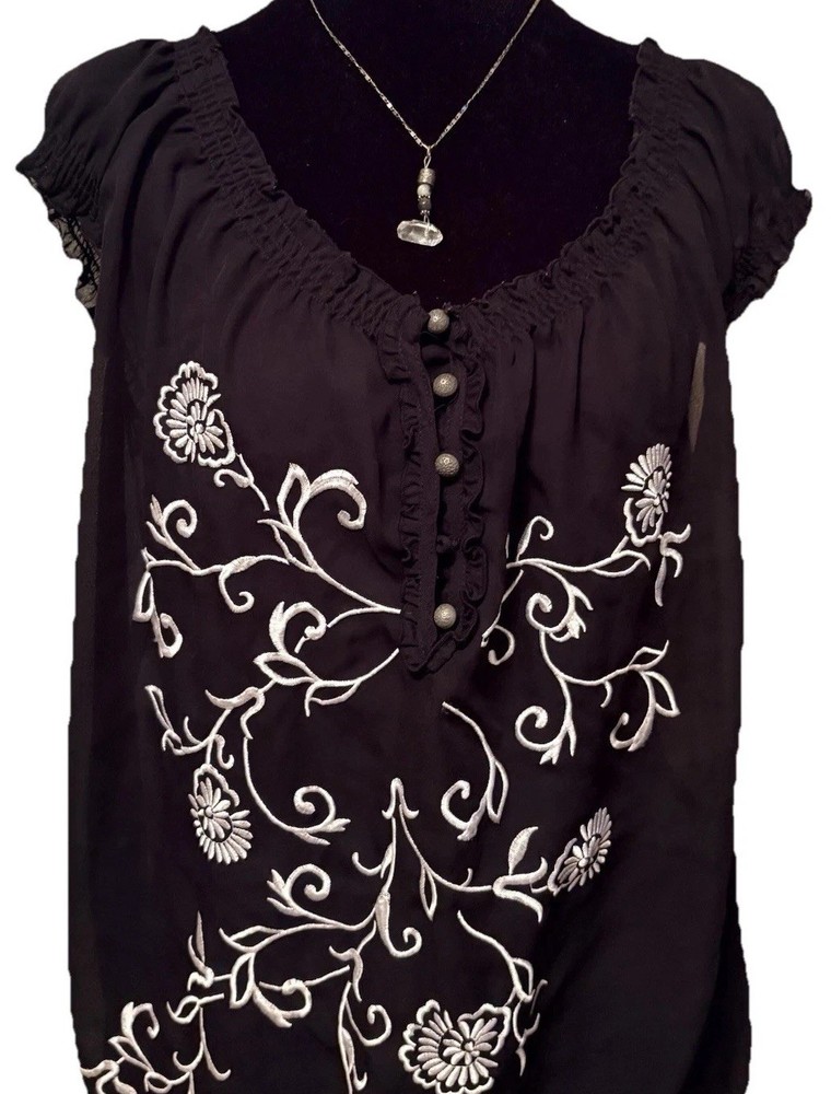 Cato Women's Black Floral Embroidered Cap Sleeve Blouse Scoop Neck Size L