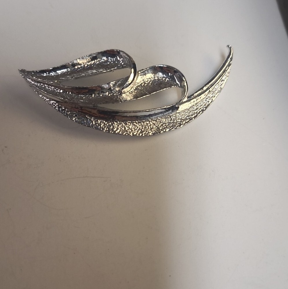 Vintage GERRY'S BROOCH SILVER TONE signed